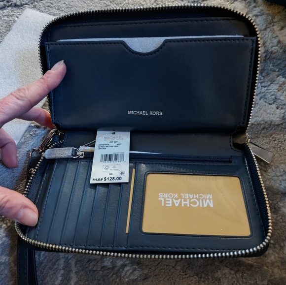 NWT! Michael Kors Wallet/Wristlet - Picture 10 of 12